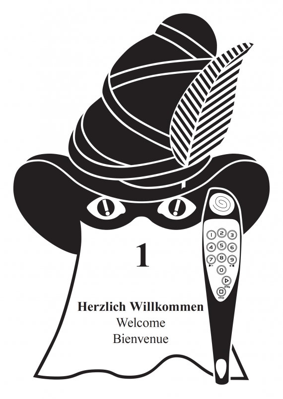 Schwarz-weißes Räuberkopf-Logo des Spessartmuseums. Zusätzlich hat der Kopf eine Art Halstuch bis über die Nase gezogen. Darauf steht &quot;1 / Herzlich Willkommen / Welcome / Bienvenue&quot;. Neben dem Text ist eine Zeichnung des Audioguides.